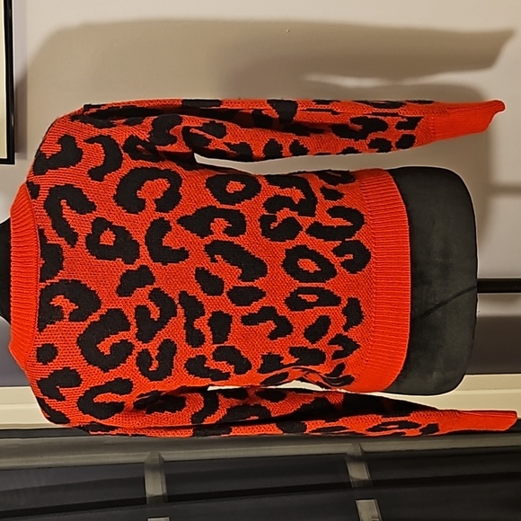 Yummy Red & Black Leopard Sweater XS - Picture 3 of 8